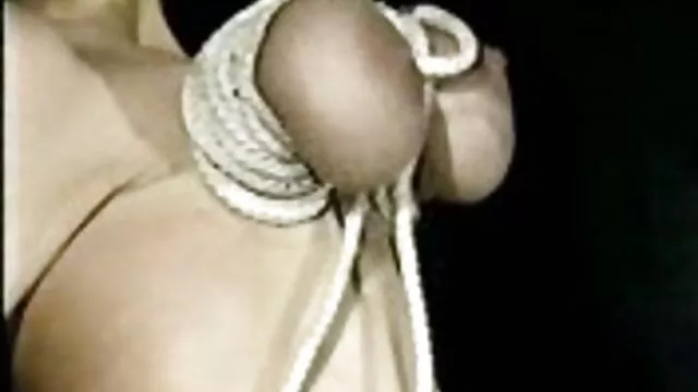 XXX hiçbir kayıt Merdivenlerde Cuckold - üçlü seks şişman mobil porn