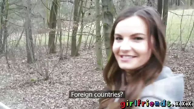 XXX hiçbir kayıt Meraklı pornootürk genç dışında bir üçlü daha yaşlı bir çift katıldı