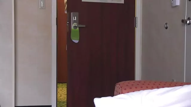 XXX hiçbir kayıt Adam pornohd mobil bir adam gibi görünen bir kadın hakim