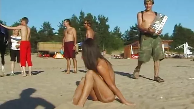 XXX hiçbir kayıt İnanılmaz sex videolari mobil sarışın ona sıkı eşek dövülerek alır